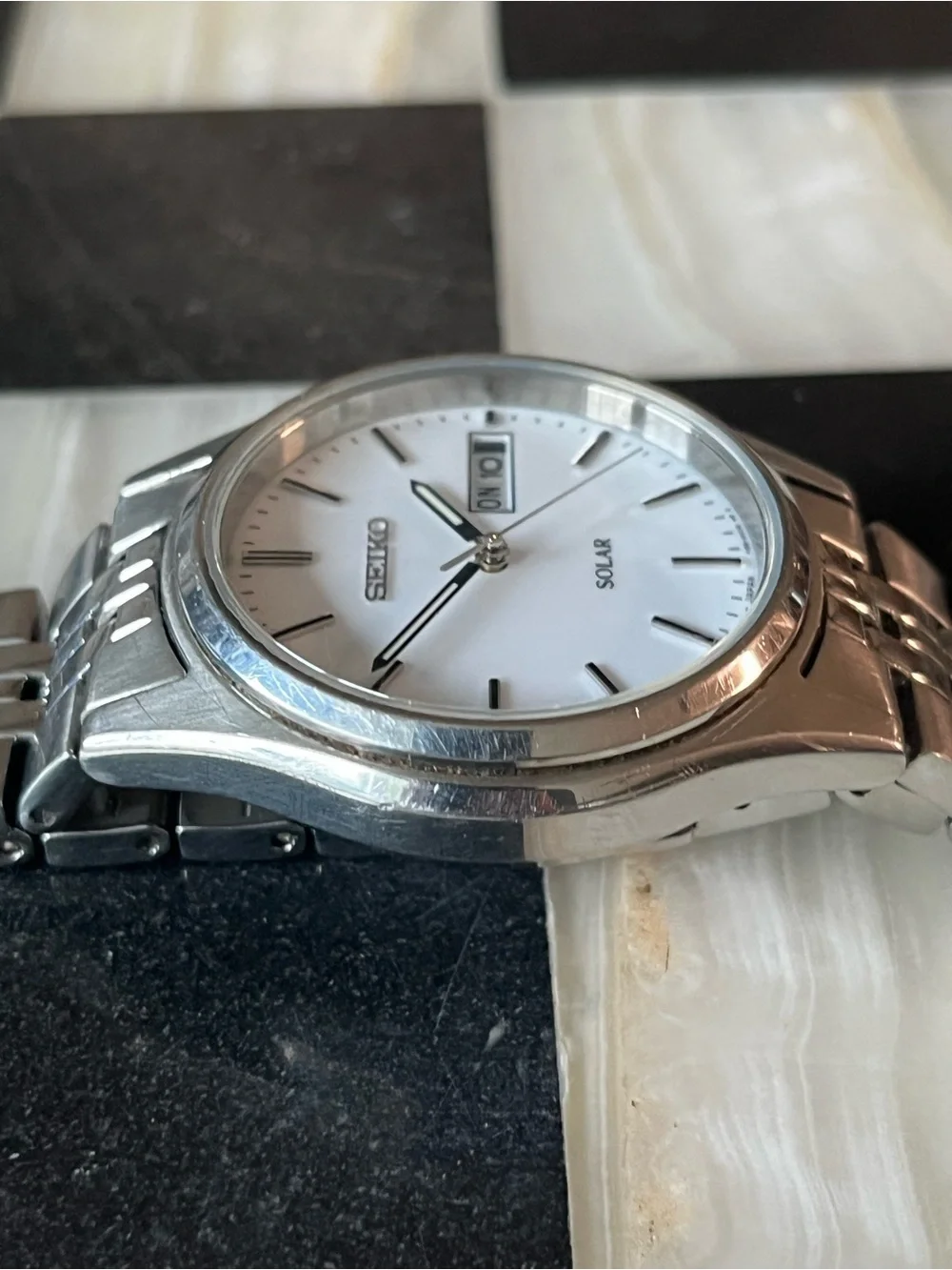 Seiko Mens Watch 37mm White Dial Solar V158-0AA0 Day Date Stainless Steel 6.5”